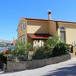 In Mit Eigenem Balkon By Interhome Lägenhet Baška