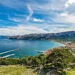 In Mit Eigenem Balkon By Interhome Lägenhet Baška