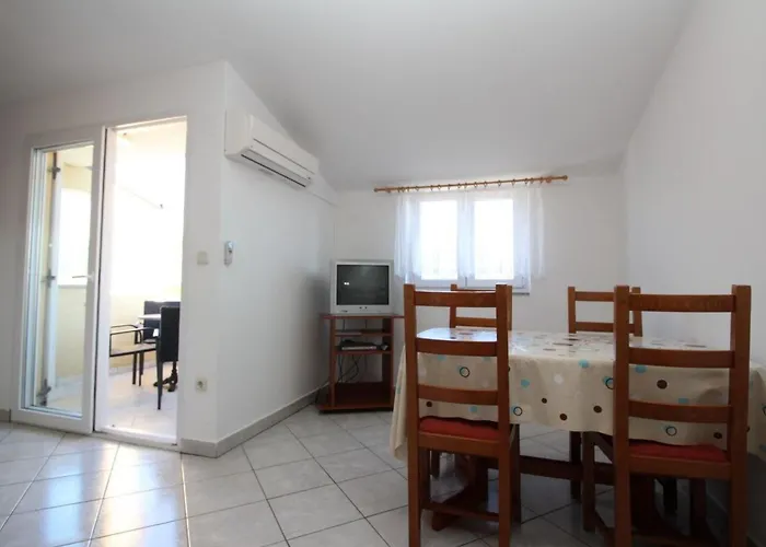 In Mit Eigenem Balkon By Interhome