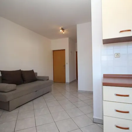 In Mit Eigenem Balkon By Interhome Apartmán Baška