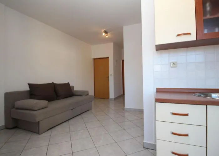 In Mit Eigenem Balkon By Interhome Apartmán Baška