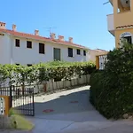 In Mit Eigenem Balkon By Interhome באסקה